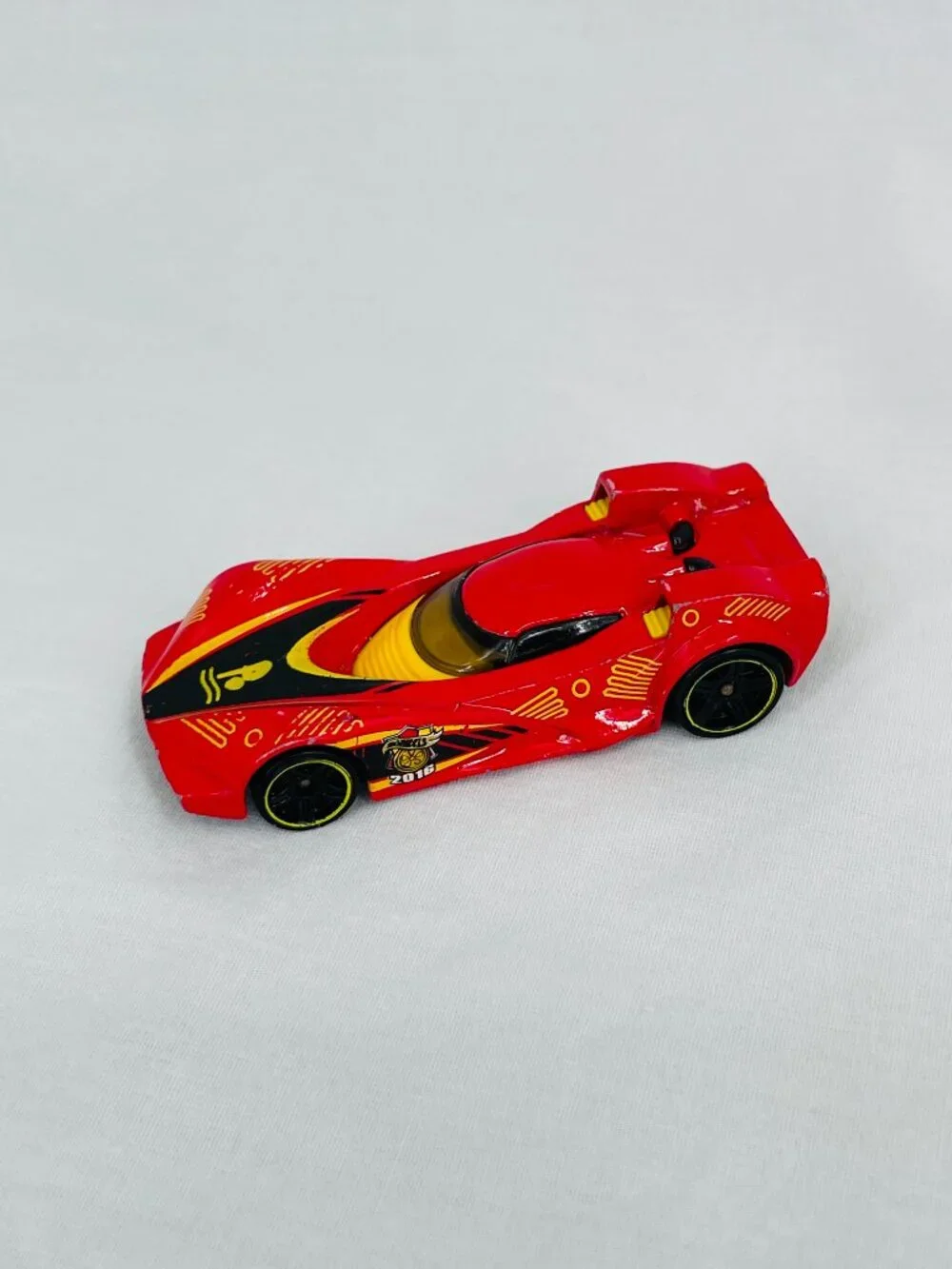 Vintage 2009 Hot Wheels Scoopa Di Fuego Red Dicast Yellow and Black Limited